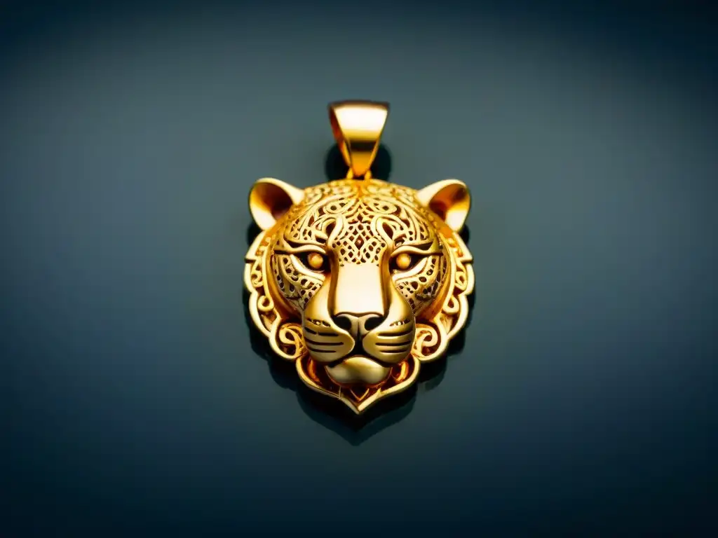 Colgante de oro intrincado en forma de jaguar, simbolizando poder y fuerza en arte precolombino