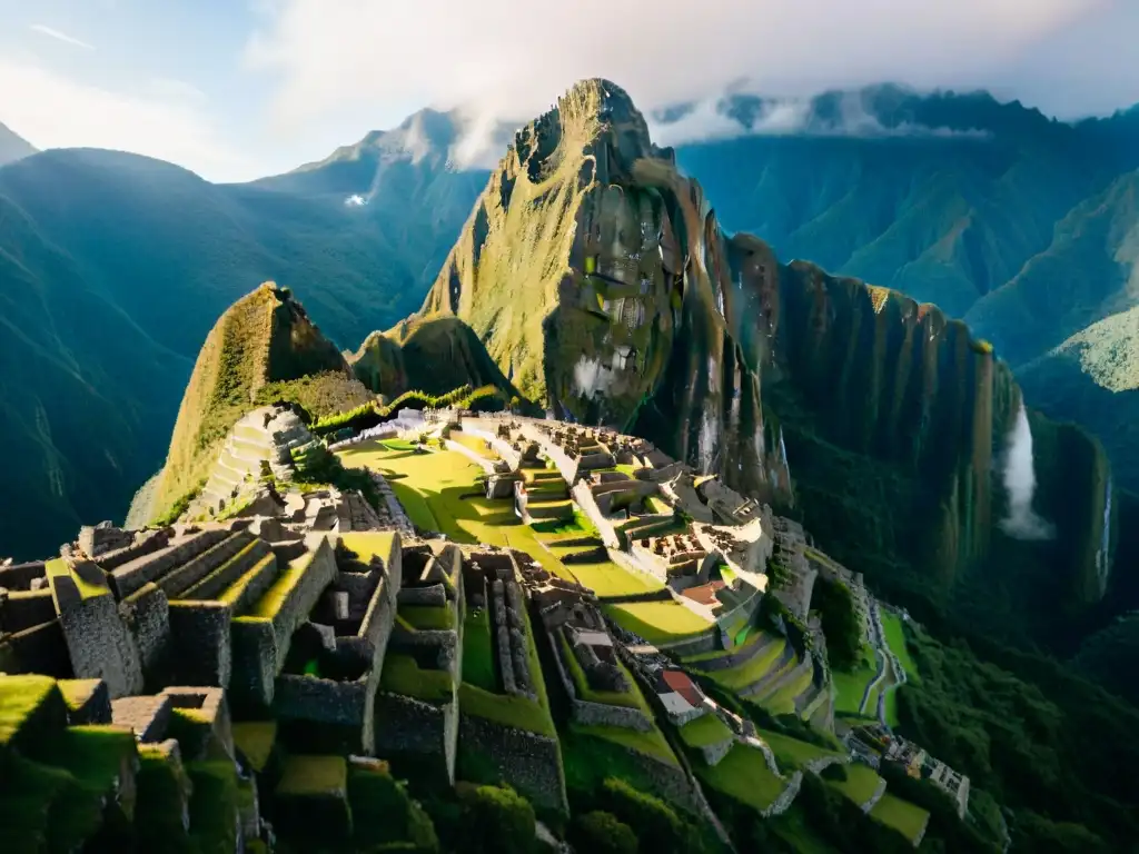 Maravillosa vista aérea de Machu Picchu al amanecer, destacando la armonía entre arquitectura y naturaleza