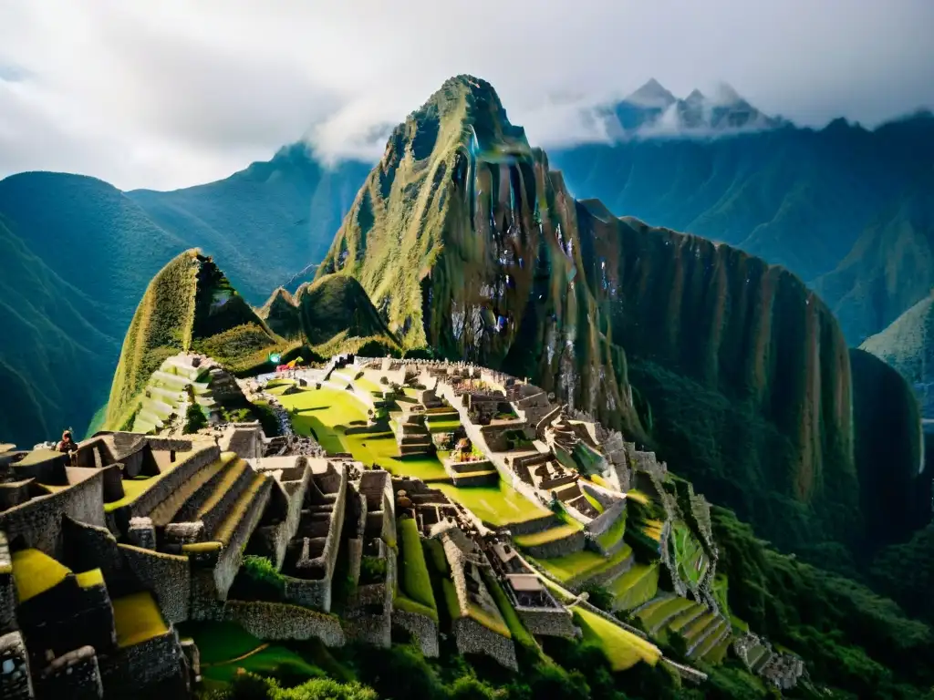 Vista aérea impresionante de Machu Picchu, la antigua ciudadela inca en los Andes de Perú